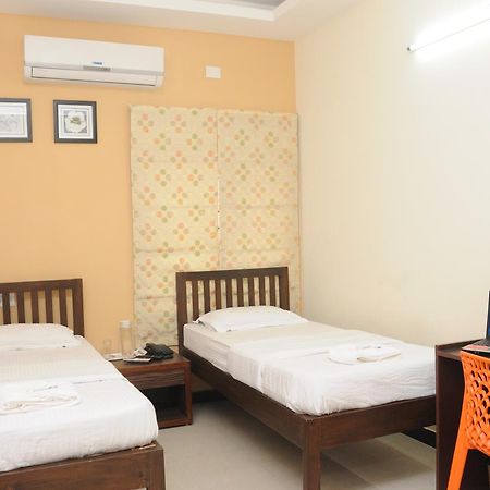 Hotel Orangeinn Omr Perungudi Csennai Kültér fotó
