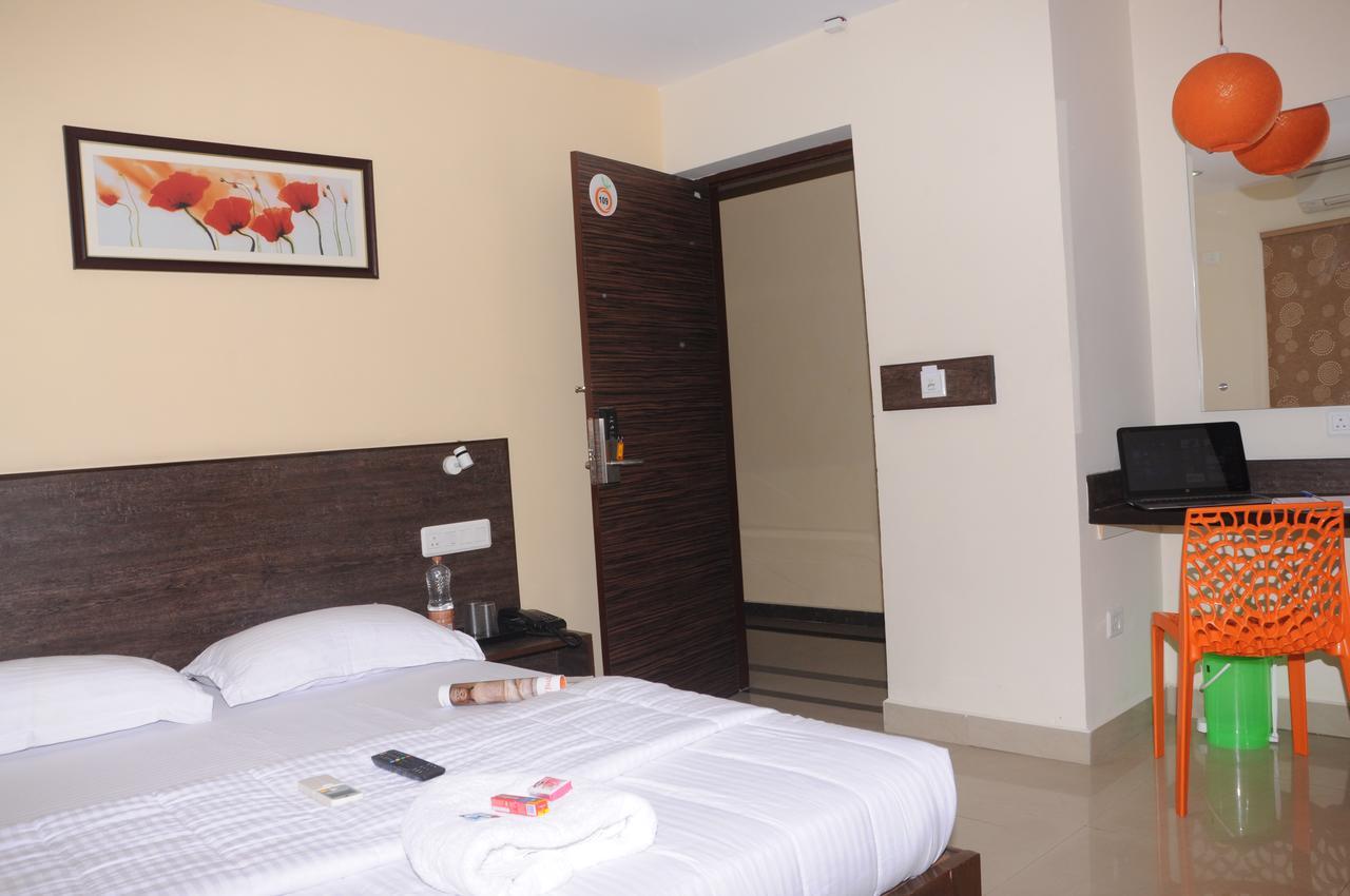 Hotel Orangeinn Omr Perungudi Csennai Kültér fotó